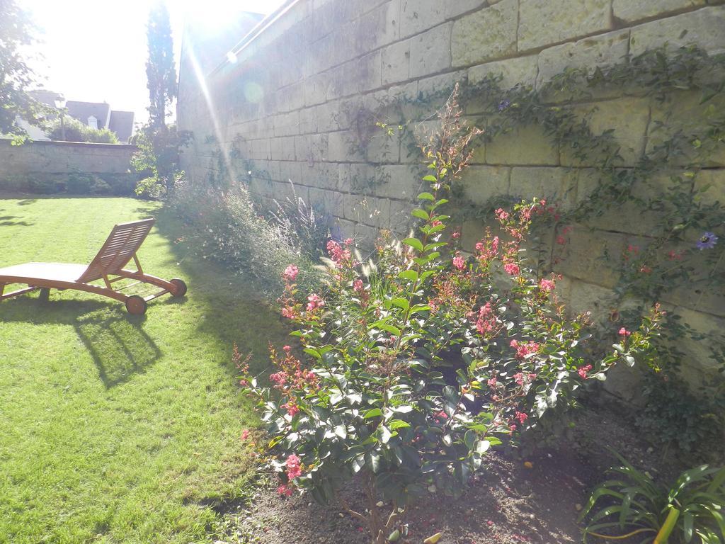 Bed and Breakfast A La Fleur De Lys Langeais Exterior foto