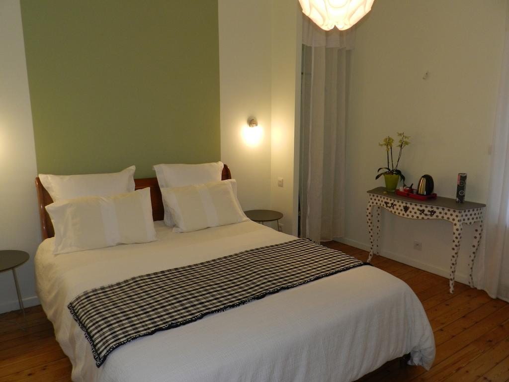 Bed and Breakfast A La Fleur De Lys Langeais Habitación foto